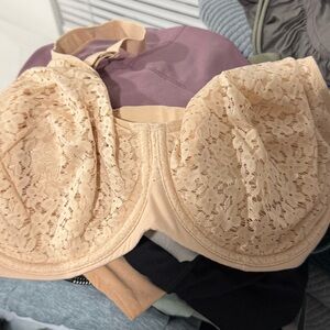 Chantelle Lace Bra in Beige new with tags